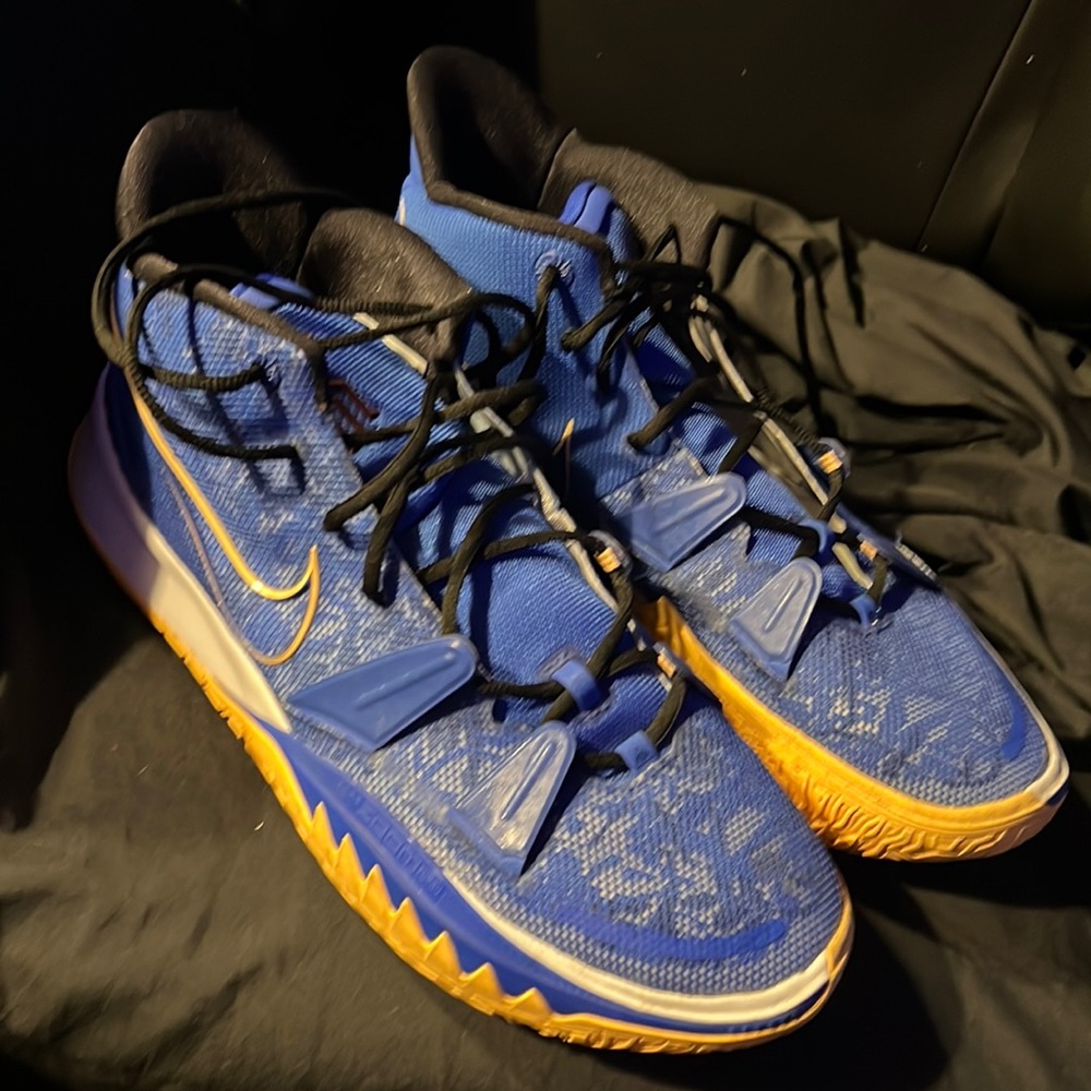 Kyrie 7 sisterhood